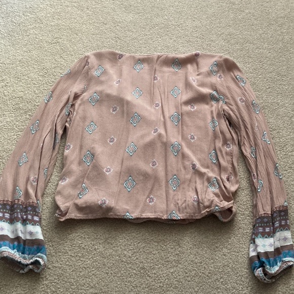 pink blouse with plunging neckline - Picture 2 of 2